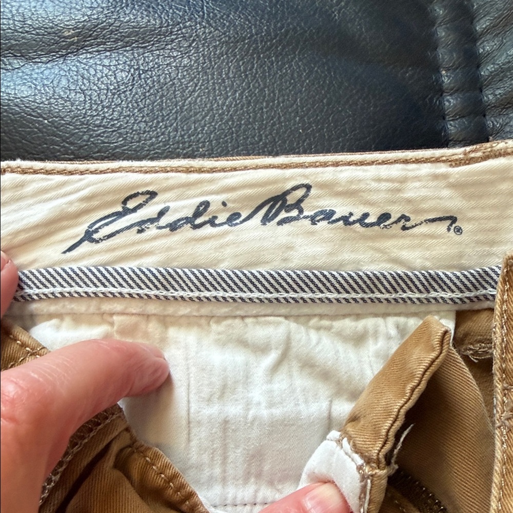 Eddie Bauer Women's Bermuda Shorts - Picture 4 of 5